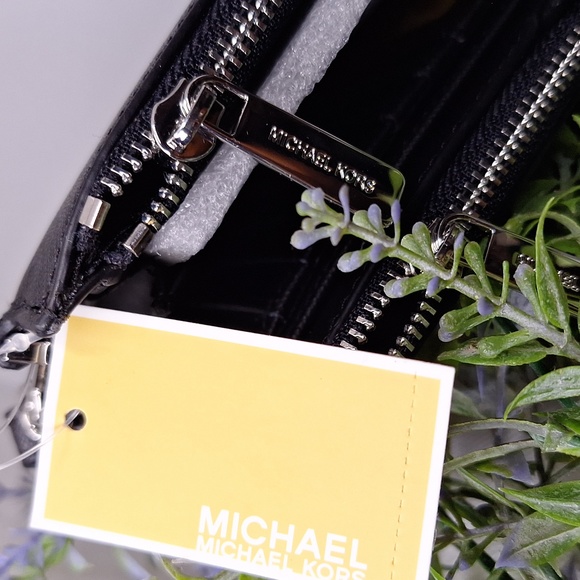 MICHAEL KORS WRISTLETš„° - Picture 10 of 11